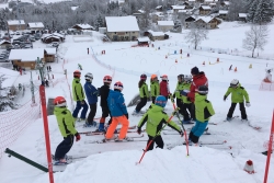 Tremplin de saut à ski l'hiver