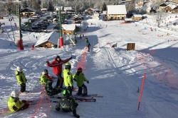 Tremplin de saut à ski l'hiver